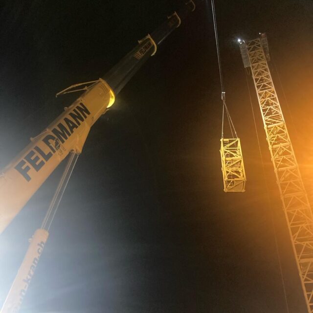 Kranmontage by night